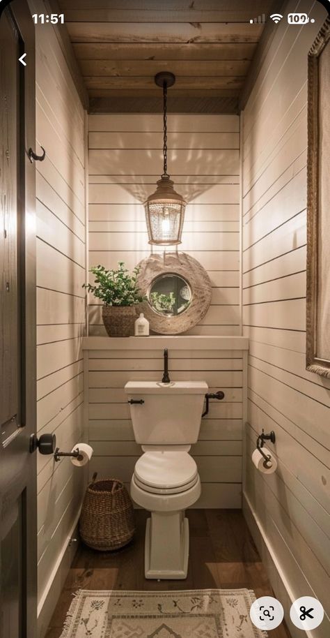 Powder Room Tall Ceilings, Toilet Room Remodel, Toilet Room Ideas, Half Bath Design, Small Half Bathroom, Small Bathroom Inspiration, Rustic Bathroom Designs, Bathroom Farmhouse Style, Cottage Bathroom