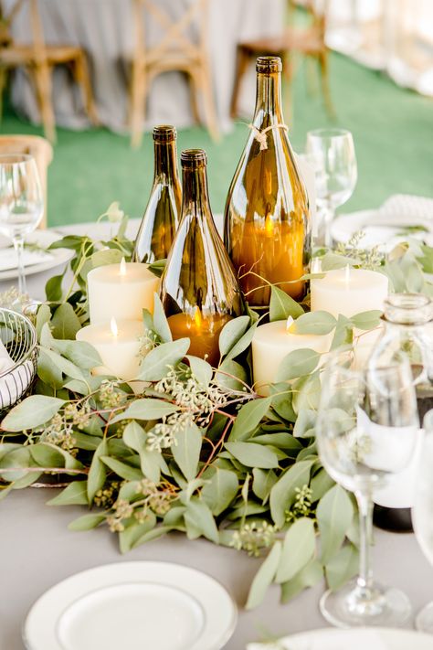 Wine Wedding Shower, Wine Country Decor, Wine Centerpiece, Country Wedding Centerpieces, Wine Theme Wedding, Romantic Wine, Wine Bottle Centerpieces, Wedding Wine Bottles, Wine Event