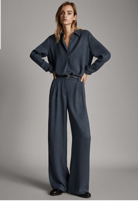 Grey Colour Shirt, Work Capsule, Massimo Dutti Women, Corporate Fashion, Grey Trousers, Makeup Style, Mode Inspiration, Winter Looks, Massimo Dutti