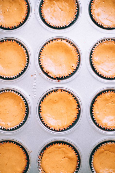 Mini Pumpkin Goat Cheese Cheesecakes with Chocolate Moons (Gluten Free, Honey-Sweetened) Goat Cheese Cheesecake Recipe, Pumpkin Goat Cheese, Goat Cheese Cheesecake, Gluten Free Ginger Snaps, Chocolate Moon, Dairy Free White Chocolate, Vegan Latte, Breakfast Simple, Easy Vegan Breakfast