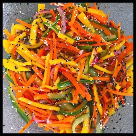 Julienne Salad, International Salads, Ble Recipes, Mango Cut, Julienne Vegetables, Burrata Recipe, Sautéed Veggies, Healthy Prepared Meals, Orange Pepper