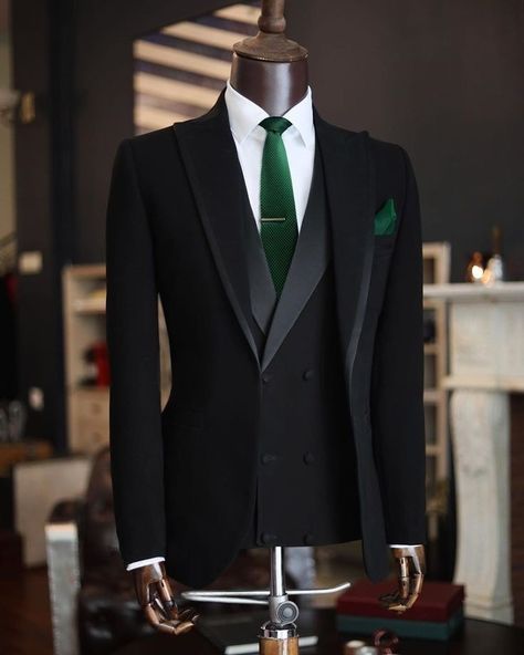 Black Suits For Men, Male Neck, Wedding Suits Men Black, Best Wedding Suits, Suit Groom, Stylish Mens Suits, Classy Suits, Formal Men Outfit, Dress Suits For Men