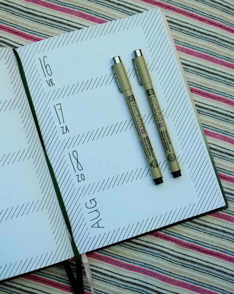 Bujo Black And White, Black And White Bullet Journal, Weekly Layout Bullet Journal, Minimalist Bujo, Bullet Journal Week, Minimalistic Black And White, Bullet Journal Minimalist, Bullet Journal 2020, Bujo Planner