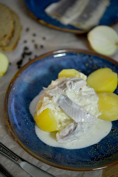 Creamed Herring Recipe, Herring Recipe, 2nd Day Of Christmas, Herring Recipes, Polish Style, Polish Christmas, Sour Cream Sauce, Eat A Lot, Polish Food