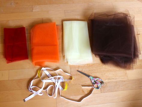 Step-By-Step Instructions to Make Your Turkey Trot Tutu. Thanksgiving Tulle Skirt, Thanksgiving Tutu Diy, Thanksgiving Tutu, Tutu Material, Diy Tulle Skirt, Running Tutu, Turkey Costume, Diy Turkey, Diy Tulle