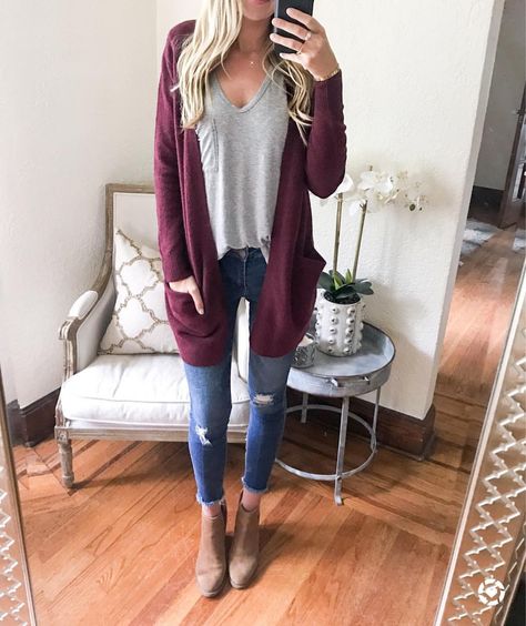 148.4k Followers, 548 Following, 922 Posts - See Instagram photos and videos from Blonde Expeditions (@kaitlinkkeegan) Winter Outfits Ideas, Plum Sweater, Ripped Jeans Women, Long Cardi, Ripped Jeans Outfit, Cardigan Outfit, Cardigan Outfits, Casual Winter Outfits, Fall Winter Outfits