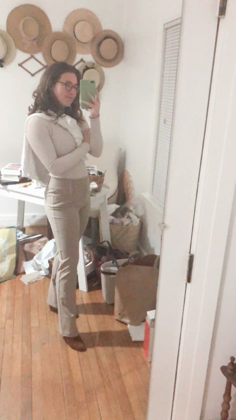 Monochrome Beige Outfit. Beige Turtleneck Paired with Beige Bootcut Pants, Cream Sweater and Brown Heels Beige Turtleneck, Outfit Beige, Pants Cream, Beige Outfit, Bootcut Pants, Brown Heels, Cream Sweater, Daily Look, Normcore