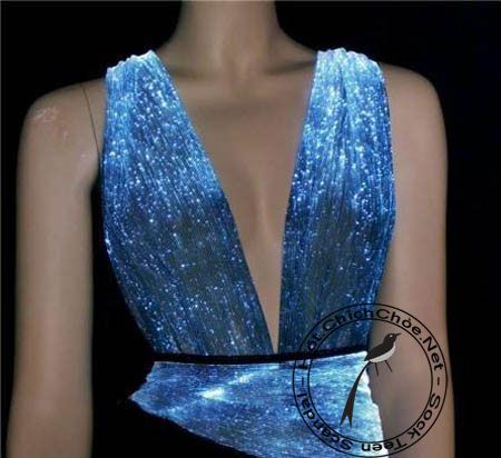 Fiber Optic Dress, Light Up Clothes, Light Up Dresses, Led Clothing, Look Festival, Festival Trends, Led Fashion, Fibre Optics, Light Dress