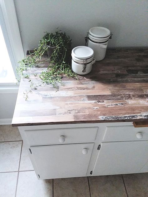 5 + DIY Faux Rustic Wood Countertop ideas - Stow and Tell U Peel And Stick Floor Countertop, Faux Wood Countertop, Countertop Peel And Stick, Peel And Stick Countertop, Countertop Makeover, Wood Countertop, Peel And Stick Floor, Look Wallpaper, Painting Countertops