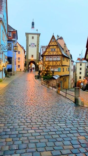 BEAUTIFUL DESTINATIONS on Instagram: "@lumadeline strolls along a fairytale town in Germany. 😍🏡 Rothenburg ob der Tauber is a German town in northern Bavaria known for its medieval architecture and well-preserved medieval old town. 🇩🇪 Tag someone you’d spend the holidays with here! ✨ 📽 @lumadeline 📍 Rothenburg ob der Tauber, Bavaria, Germany 🎶 John Williams - Hedwig’s Theme" Fairytale Town, Rothenburg Ob Der Tauber, Visit Germany, Beautiful Images Nature, Cool Pictures Of Nature, Beautiful Scenery Nature, Alam Semula Jadi, Beautiful Places To Travel, Beautiful Nature Pictures