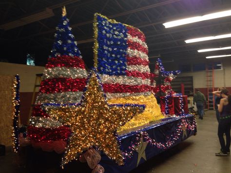 Patriotic float designed by Wendy Day Ffa Ideas, Parade Float Decorations, Christmas Parade Floats, Parade Ideas, Floating Decorations, 4th Of July Parade, Wake Ideas, Parade Float, Christmas Parade