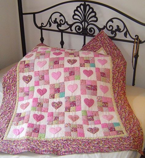 Traditional Amish design incorporating nine-patches and appliqued hearts - in pink for a little girl (Original Design): Traditional Amish design incorporating nine-patches and appliqued hearts - in pink for a little girl (Original Design) Patchwork Inspiration, Heart Quilt Pattern, Amish Quilts, Childrens Quilts, Pretty Quilt, Pink Quilts, Heart Quilt, Girls Quilts