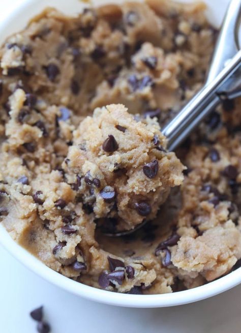 This easy homemade Edible Cookie Dough Recipe is egg free, and made with treated flour so it's 100% safe to eat, no baking necessary! Fast Edible Cookie Dough, Safe To Eat Cookie Dough Recipe, Edible Cookie Dough No Eggs, Edible Cookie Dough Recipe No Flour, Super Easy Edible Cookie Dough, Easy Cookie Recipes No Egg, Edible Cookie Dough No Milk, No Egg Cookie Dough Recipe, 1 Cookie Recipe