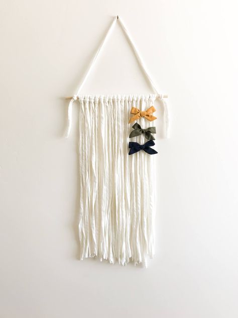 Macrame Holder, Bow Stand, Decorate Wall, Diy Room Decor For Teens, Crochet Bow, Girls Hair Bow, Organizing Hair Accessories, Simple Wall Decor, Wall Piece