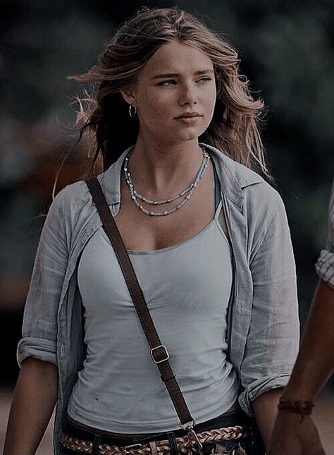 Indiana Evans Aesthetic, Indiana Evans H2o, Indiana Evans Blue Lagoon, Bella H2o, Bella Hartley, Names Aesthetic, Female Celebrity Crush, Indiana Evans, Beauty Crush