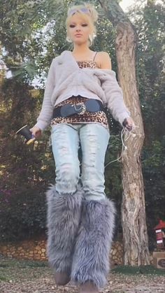 Fuzzy Boots Outfit, Fur Boots Outfit, Fuzzy Boots, Casual Outfits For Teens, Outfits Y2k, Casual Preppy Outfits, Everyday Fashion Outfits, Y2k Outfits, Swaggy Outfits