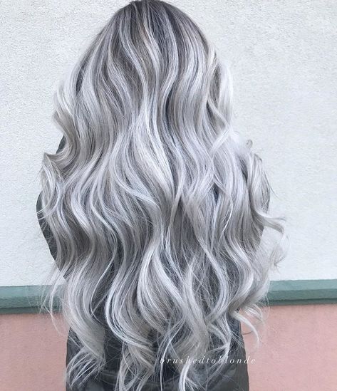 Long Silver Hair with Waves Wavy Gray Hair, Grey Hair Weave, Straight Hair Highlights, Ash Grey Hair, White Blonde Highlights, Long Silver Hair, Gray Balayage, Grey Hair Dye, Silver Blonde Hair