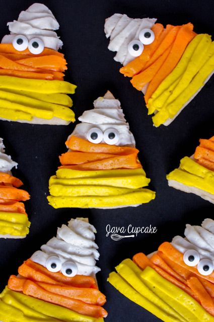 Candy Corn Mummy Sugar Cookies | JavaCupcake.com Mummy Sugar Cookies, Christmas Cookie Boxes, Easy Halloween Cookies, Candy Corn Cookies, Halloween Cookie Recipes, Spider Cookies, Halloween Cookies Decorated, Halloween Sugar Cookies, Picky Kids