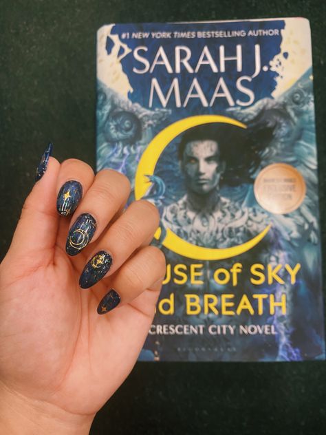 Nails art Crescent City Inspired Nails, Crescent City Nail Art, Sarah J Maas Nails, Crescent City Nails, Bookish Nails Book Lovers, Acotar Nails Designs, Throne Of Glass Nails, Acotar Inspired Nails, Acotar Nail Art