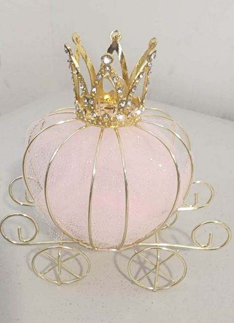 Carriage Centerpiece, Glam Pumpkins, Princess Centerpieces, Princess Favors, Sweet 15 Party Ideas Quinceanera, Baby Shower Princess Theme, Quinceanera Centerpieces, Disney Princess Babies, Princess Theme Birthday