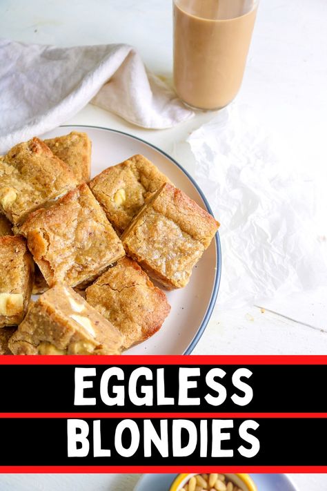 eggless blondies served in a white plate Vegan Blonde Brownie, Vegan Blondies Recipe, Eggless Blondies, Eggless Blondies Recipe, Quick Vegan Dessert, Eggless Dessert Recipes, Quick Vegan Desserts, Banana Blondies, Vegan Blondies