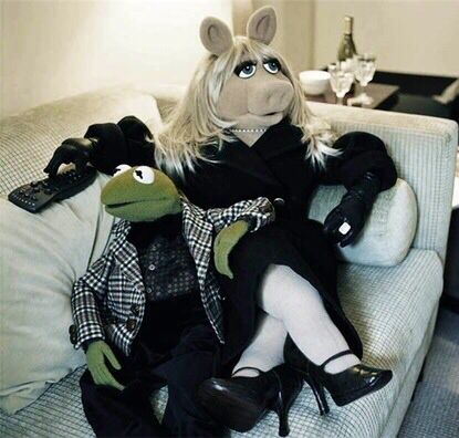 Kermit & Miss Piggy sitting on the couch Piggy Muppets, Miss Piggy Muppets, Muppets Party, Alexi Lubomirski, Kermit And Miss Piggy, Fraggle Rock, Celebrity Photographers, The Muppet Show, Miss Piggy