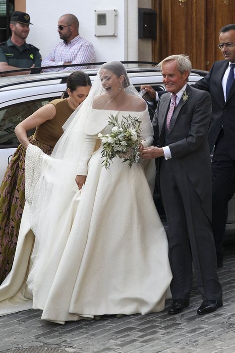 Lady Charlotte Wellesley and Alejandro Santo Domingo Charlotte Wellesley, Lady Charlotte Wellesley, Glamorous Wedding Gowns, Royal Wedding Gowns, Wedding Brides, Spanish Wedding, Royal Wedding Dress, Royal Brides, Royal Dresses