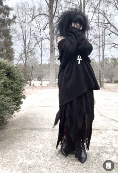 Faerie Goth Fashion, Modest Gothic Outfits, Scene Winter Outfits, Mopey Goth Outfits, Goth School Outfit, Victorian Goth Outfits, Mopey Goth, Gothic Winter Outfit, Goth Outfits For School