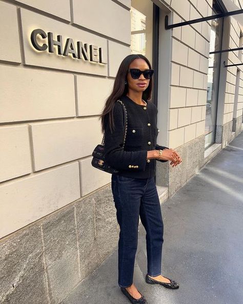 Black Chanel Jacket Outfit, Black Boucle Blazer Outfit, Chanel Blazer Outfit, Chanel Espadrilles Outfit, Black Tweed Jacket Outfit, Boucle Jacket Outfit, Tweed Blazer Outfit, Jeans Inspiration, Spy Style