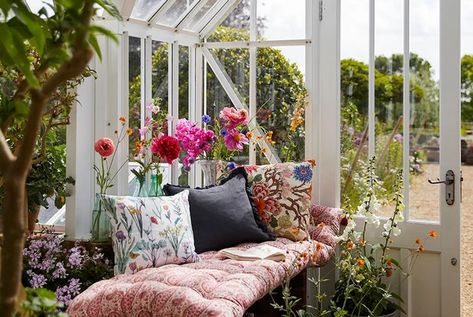 Victorian Greenhouse Conservatory, Victorian Greenhouses, Cheap Rustic Decor, Interior Boho, Cheap Farmhouse Decor, Old Home Remodel, Cheap Wall Decor, Hm Home, Greenhouse Interiors