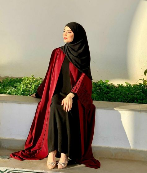 Moroccan Clothes, Burkha Designs, Hijab Makeup, Pakistani Party Wear Dresses, Flowy Cardigans, Moslem Fashion, Moroccan Clothing, Hijab Style Tutorial, Modern Hijab Fashion