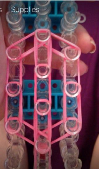 Rainbow Loom Ice Cream Charm : 4 Steps - Instructables Rainbow Loom Patterns Step By Step, Rainbow Loom Patterns, Box Challenge, Rainbow Loom Bands, Rainbow Loom Charms, Loom Charms, Rainbow Loom Bracelets, Loom Bands, Pattern Steps