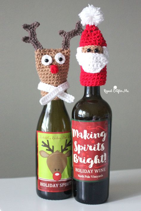 Crochet Wine, Christmas Wine Bottle Covers, Repeat Crafter Me, Wine Bottle Topper, Santa Patterns, Christmas Wine Bottles, Making Spirits Bright, Wine Bottle Covers, Bottle Toppers