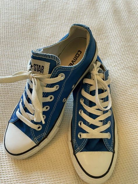 Women’s size 7 men’s size 5. Converse Chuck Taylor All Star Low Top Canvas Casual Sneakers Unisex Shoes. Excellent pre owned condition. Shipped with USPS Priority Mail. B1 Royal blue Blue And White Tennis Shoes, Blue Converse Shoes, Converse Ideas, Chuck Taylor Shoes, Low Top Converse, Converse Low, Back To School Shoes, Converse Low Tops, Blue Converse