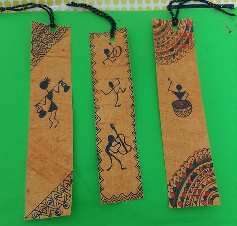 Hand made Book mark# warli art Warli Art Bookmarks, Rajasthani Folk Art Painting, Worli Painting, Warli Painting, Chain Ideas, Warli Art, Diy Fabric Jewellery, Paper Quilling Jewelry, Bookmark Ideas