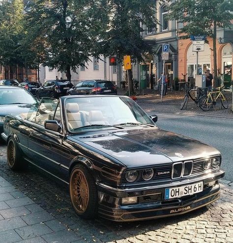 Bmw Cabriolet, Old Bmw, Dream Cars Bmw, Lux Cars, Bmw Classic, Street Racing Cars, Bmw E30, Classy Cars, Tuner Cars