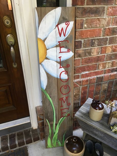 Welcome sign - daisy Welcome Sign Front Door, Welcome Signs Front Door, Wooden Signs Diy, Daisy Art, Wooden Welcome Signs, Front Porch Signs, Porch Welcome Sign, Welcome Signs, Diy Wood Signs