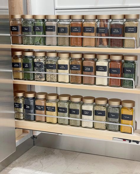 Space Lift: Spice Drawer Spice Organization Drawer, Kitchen Decor Collections, Neat Method, Narrow Kitchen, Spice Drawer, House Organisation, Spice Storage, Kitchen Spices, Spice Organization