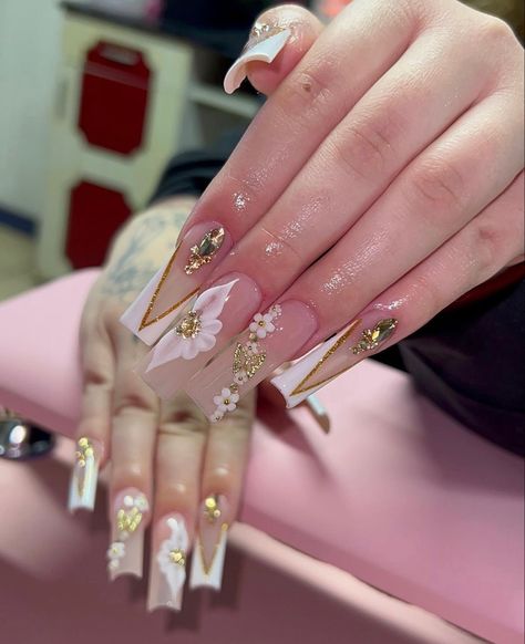 Gold Bling Acrylic Nails, Xv Nails, Quinceañera Nails, Gold Nails Prom, 15 Nails, Xl Nails, Acrylic Nail Designs Classy, Mexican Nails, Champagne Nails