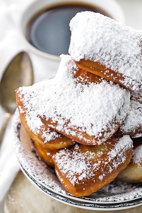 New Orleans Beignets Recipe, Beignets Easy, How To Make Beignets, Samosa Recipes, New Orleans Beignets, French Donuts, Easy Samosa Recipes, Beignet Recipe, Samosa Recipe