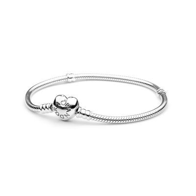 Moments Heart & Snake Chain Bracelet, Sterling silver – Shop PAND Pandora Chain Bracelet, Bracelet With Heart, Pandora Heart, Bracelet Pandora, Snake Chain Bracelets, Piercing Ring, Clasp Bracelet, Pandora Silver, Silver Snake Chain