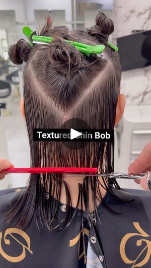 644K views · 17K reactions | Textured Chin Bob !!

📍 @qiusalon 
📞 305.926.1915

#qiusalon #miamihairstylist #bobhaircut #bobcut #haircutclass #haireducation #haircuttutorial #miamihair | marcoscarrasquillo | fabihernandezmusic · Original audio Textured Short Haircuts, Diy Textured Bob Haircut, How To Cut A Bob Yourself, How To Cut A Bob Yourself Step By Step, How To Cut Bob Haircut At Home, Diy A Line Bob Haircut At Home, Chinese Bob, Corte Channel, Care Haircut