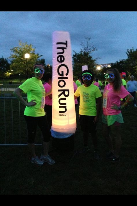 Glo run Hoa Ideas, Glow Outfits, Neon Run, Glow Run, Neon Nights, Fun Run, Color Run, Coors Light Beer Can, Bucket List