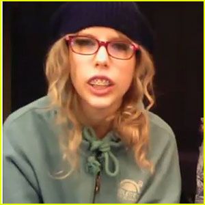 ... What? Taylor Swift Ugly Photos, Rare Taylor Swift, Ugly Photos, Taylor Pics, About Taylor Swift, Photos Of Taylor Swift, Taylor Songs, Taylor Lyrics, Swift Photo