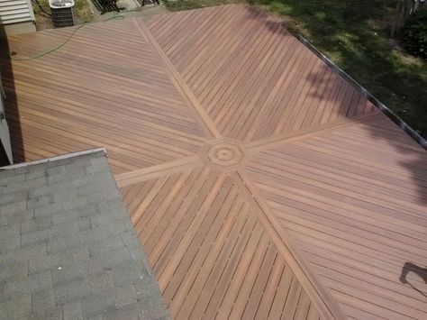 Diy Deck Decor, Outdoor Wood Flooring, Deck Dining Area, Deck Patterns, Outdoor Deck Decorating, Deck Railing Ideas, Deck Remodel, Cedar Deck, Railing Ideas