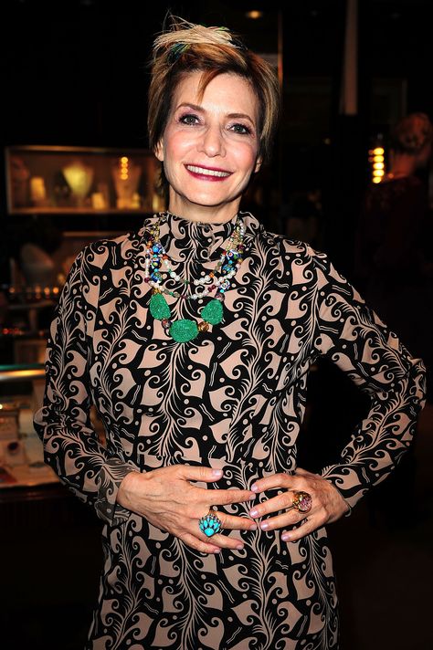 Short Bio, Gypset Style, Elle Fashion, Lori Goldstein, Aging Gracefully, Fashion Editor, Knee Length Skirt, Printed Blouse, Passion For Fashion