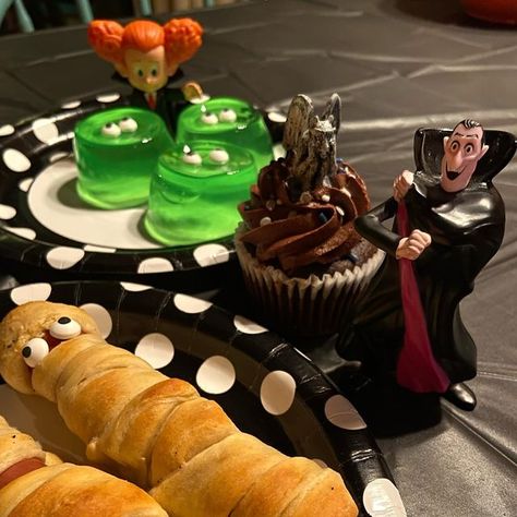 Kim’s Vintage Happy Place on Instagram: "Cheers to themed party food and the latest Hotel Transylvania movie sequel! #hoteltransylvania #hoteltransvaniaparty #idecorateanything #hoteltransylvaniatransformania" Hotel Transylvania Food, Comidas Halloween, Hotel Transylvania Birthday, Hotel Transylvania Party, Transylvania Movie, Hotel Transylvania Movie, Party 2023, Third Birthday Party, Hotel Transylvania