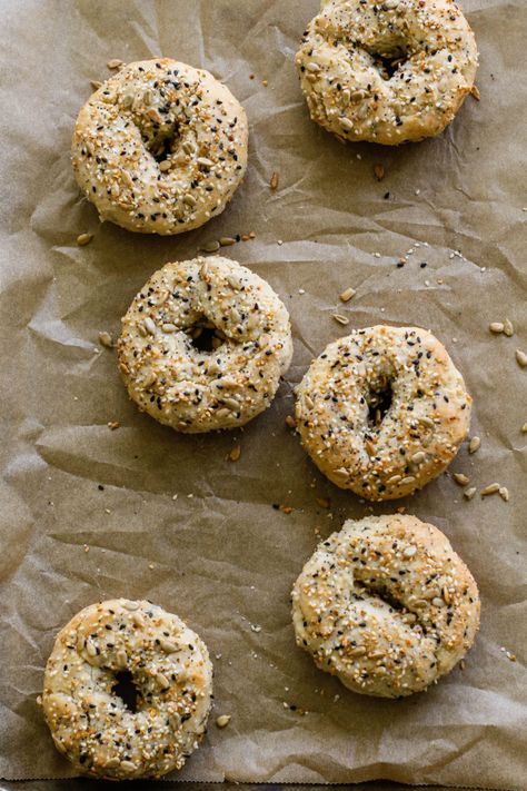 Yeast Bagels, Vegan Bagel, Everything Bagels, Bagel Toppings, Gluten Free Bagels, Bagel Recipe, Vegan Bread, 2 Ingredient, Flour Recipes