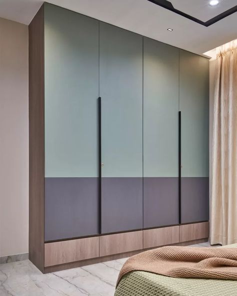 Two Color Wardrobe Design, New Cupboard Designs, Double Colour Wardrobe Design, Wadroob Colour Design Bedroom, Guest Bedroom Wardrobe Design, Best Wardrobe Design Bedrooms, Bedroom Ceiling Design Modern, Wardrobe Colour Combination, Contemporary Wardrobe Design