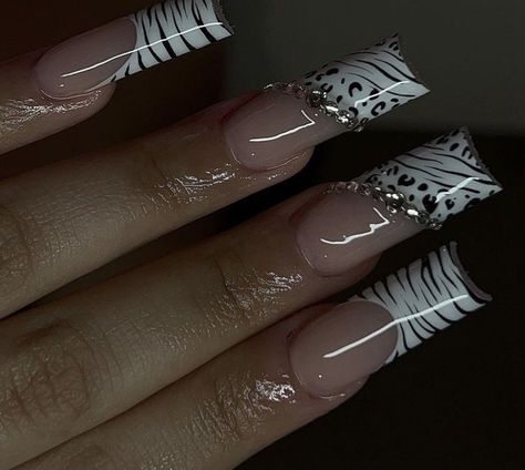 Nail Designs Long Nails, Zebra Print Nails, Zebra Nails, Hippie Nails, Leopard Nails, Exotic Nails, Ultra White, Long Square Acrylic Nails, Sparkle Nails